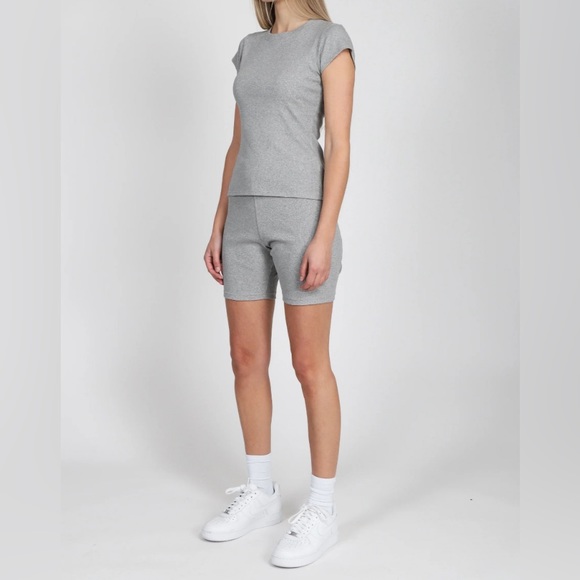 (#154)BRUNETTE THE LABEL Ribbed Fitted Tee - Picture 4 of 5